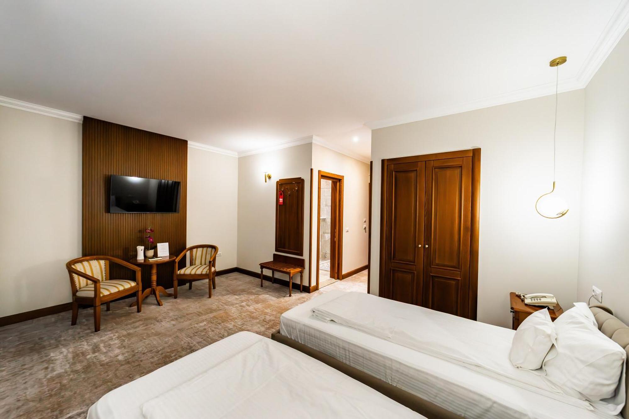 Hotel Amadeus Focşani Eksteriør billede